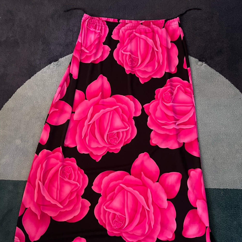 Rose graphic skirt